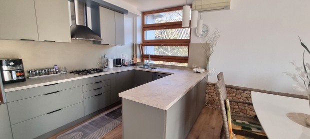 Hegyi Panor�ma + Medence = Az �n �j otthona