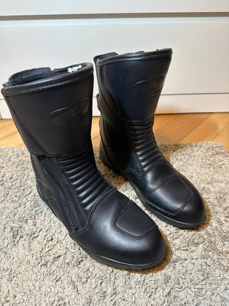 Held Tour-guard motoros csizma