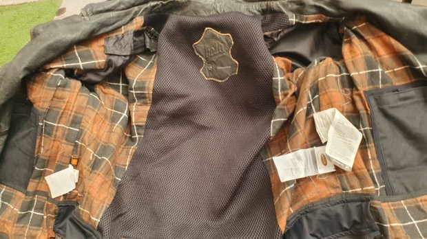 Held protectoros bőr kabát 52 méret