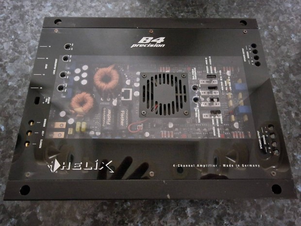 Helix B4 Precision 4 csatornás, hidalható autó erősítő