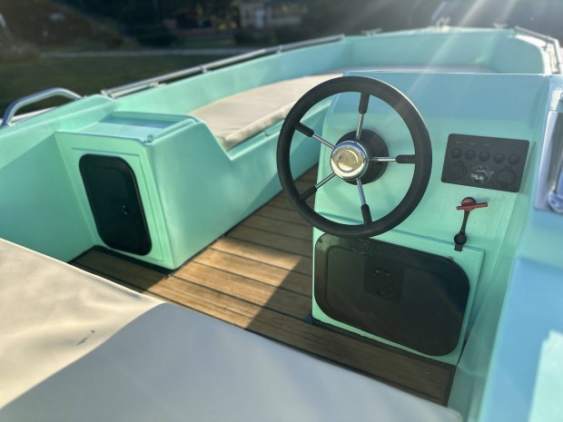 Hellas 490 open elad