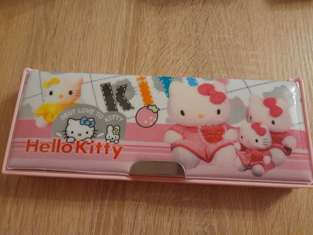 Hello Kitty mgneszras tolltart 
