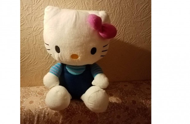 Hello Kitty plss 30 cm
