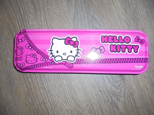 Hello kitty lemezbl kszlt tolltart gyerekeknek