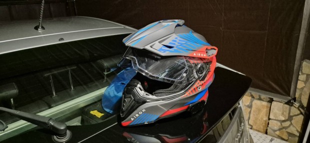 Helmet Airoh Commander Boost M-es buksisak 