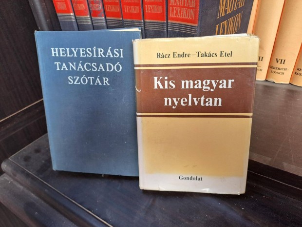 Helyesírási és nyelvtan könyvek