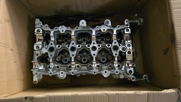 Hengerfej szelepekkel szelepfed�llel A2600107501 elad�