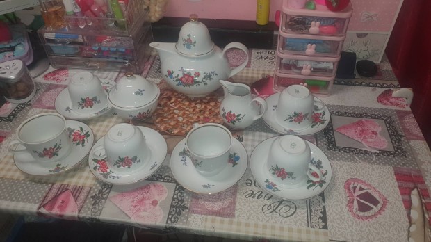 Hennberg 1777 porcelán teáskészlet
