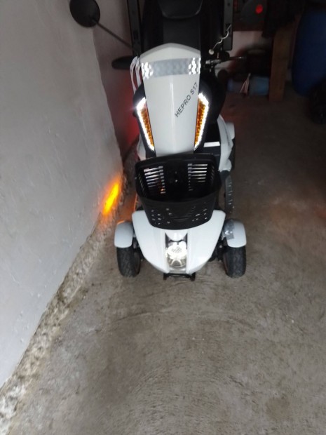 Hepro s17 fiatal elektromos rokkantkocsi elad Debrecen-Jzsa