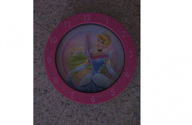 Hercegns falira, Walt Disney, rzsaszn, j