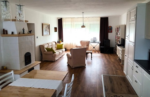 H�reg, 4+1 szob�s  csal�di h�z elad�