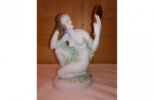 Herendi Tükrös, Tükörbe néző nő, női akt porcelán figura eladó!