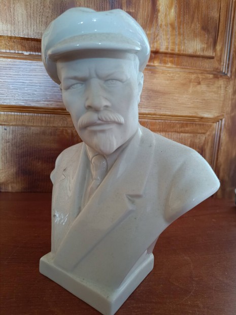 Herendi porceln Lenin mellszobor