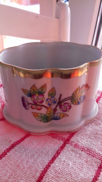 Herendi porceln cigaretta tart Viktoria minta