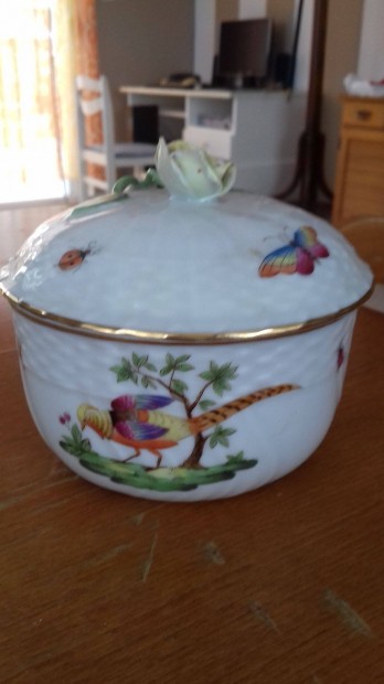 Herendi porceln paradicsommadaras nagy bonbonier