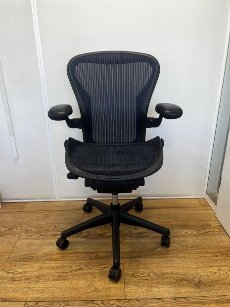 Herman Miller Aeron irodai szk, kk