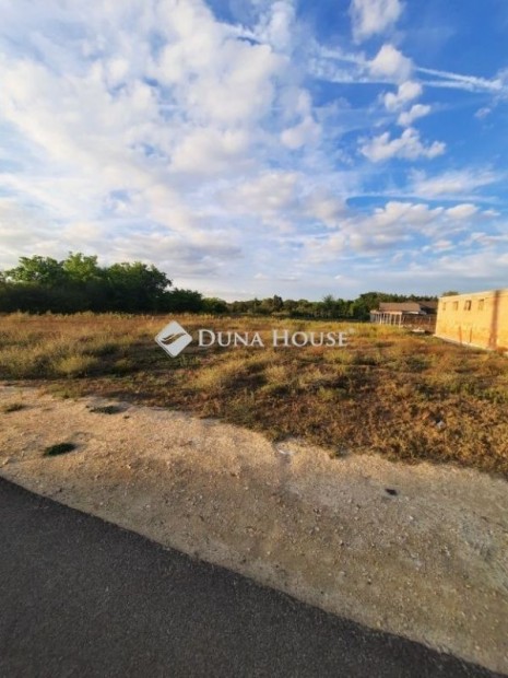 Hern�di 1046 nm-es telek elad�