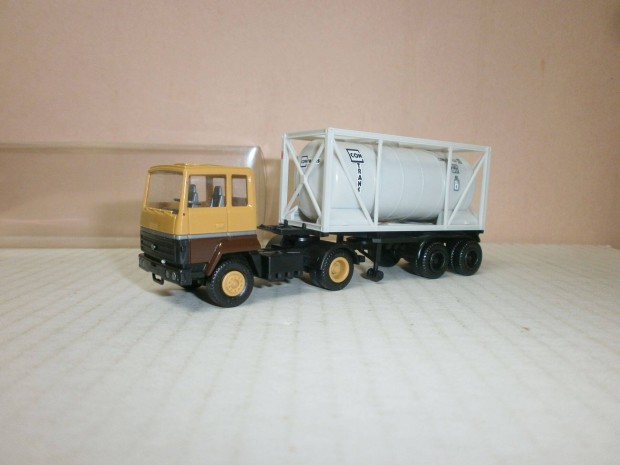 Herpa - Ford - slepper kamion - 1:87 - ( H-11)