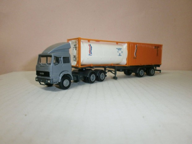 Herpa - Iveco - slepper kamion - 1:87 - ( H-9)