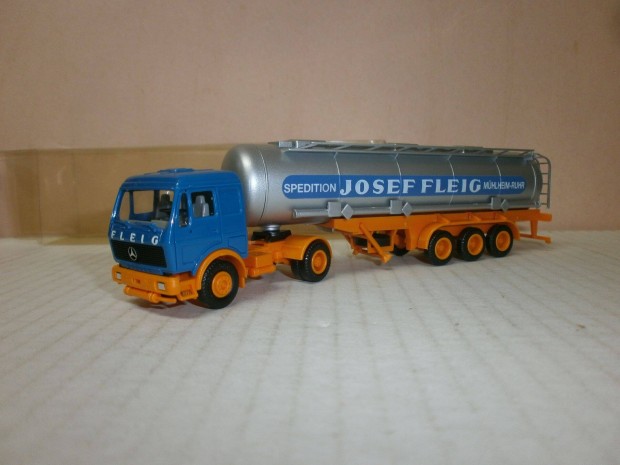 Herpa - Mercedes "Silo" tartly kamion - 1:87 - ( H-23)