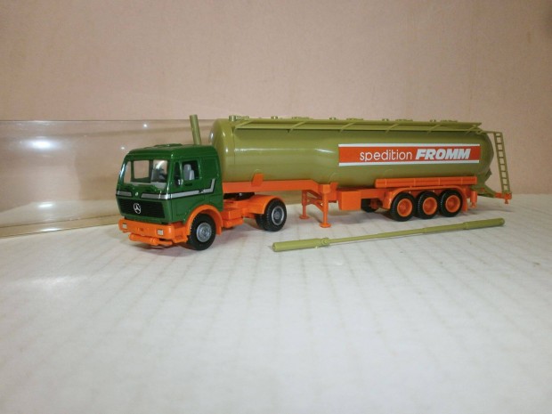 Herpa - Mercedes -"Silo" tartly kamion - 1:87 - ( H-14)