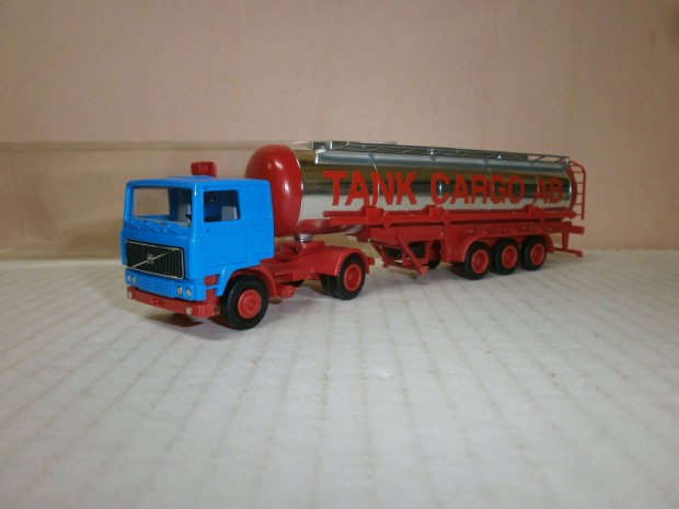 Herpa - Volvo " Silo" tartly kamion - 1:87 - ( H-24)