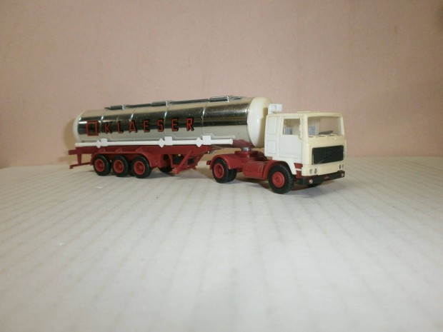 Herpa - Volvo -slepper tartly kamion - 1:87 - ( H-35)