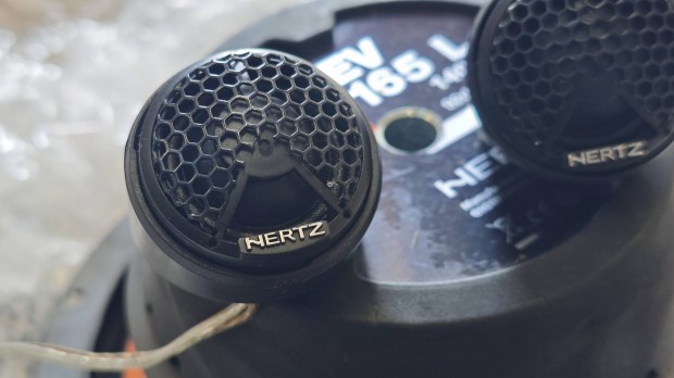 Hertz EV 165 L hangszóró pár, mellé 2db magassugárzó.