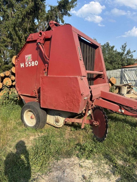 Hesston 5580 bálázó