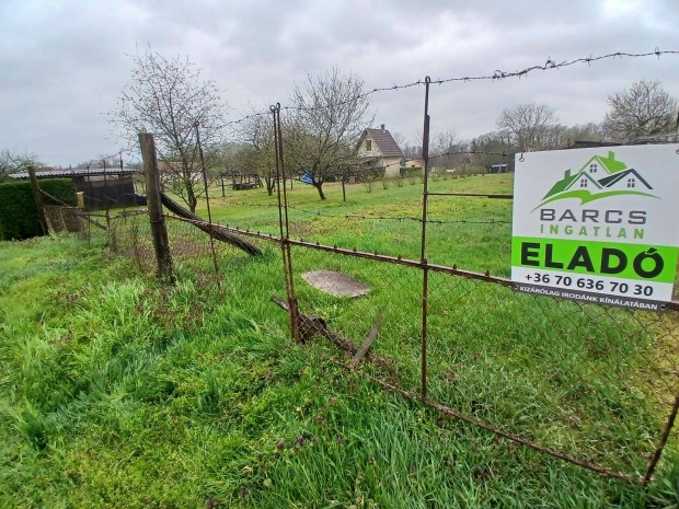 H�tv�gi telek, gy�m�lcs�ssel elad�!