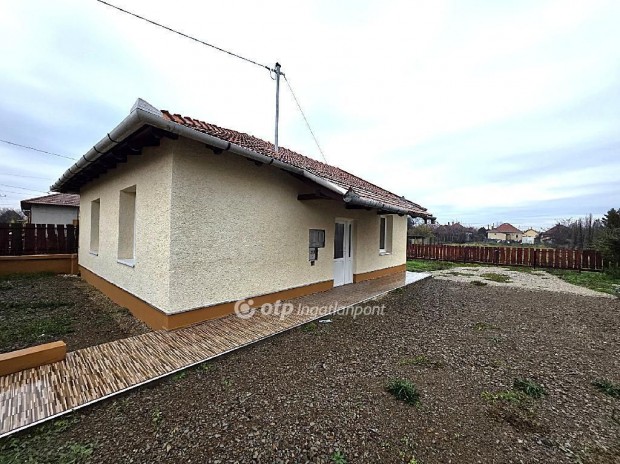 Hevesi 56 nm-es h�z elad�