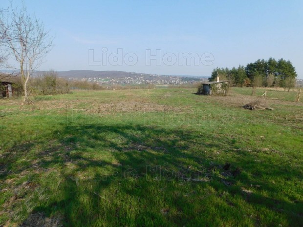 H�v�zen �p�t�si telek elad�