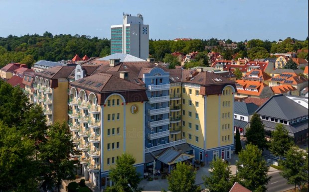 H�v�zen nyaral� elad�