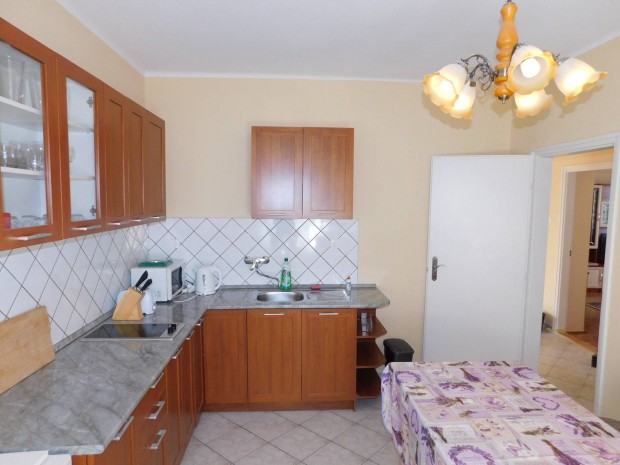 H�v�zen panzi�k�nt m�k�d� csal�di h�z elad�