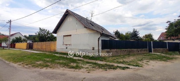 H�v�zgy�rki elad� 82 nm-es h�z