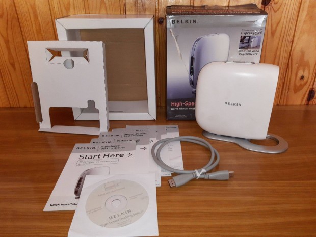 Hiányos Belkin dokkoló állomás F5U273 notebook laptop Express Card