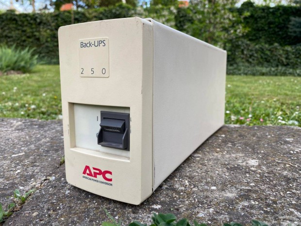 Hibs APC Back-UPS 250