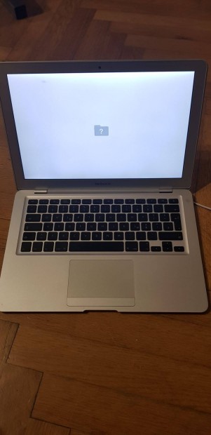 Hibás Macbook Air töltővel (A1304)