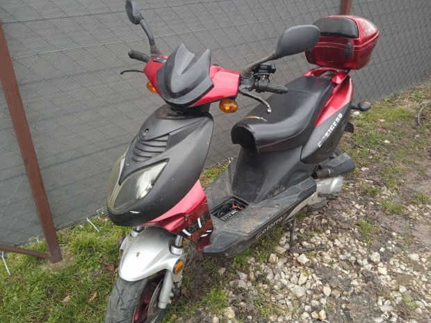 Hib�s Motorro 50 robog� elad�