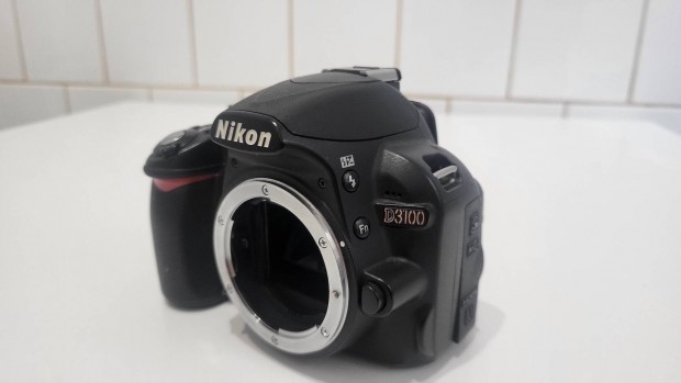 Hibs Nikon D3100 vz