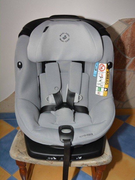 Hibtlan 2021-es Maxi Cosi Axissfix Isofix 61-105cm reboard gyerekls