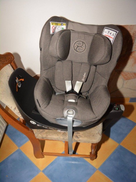 Hibtlan Cybex Sirona Z Plus 45105cm Platinum reboard gyerekls+talp