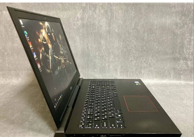 Hibtlan Dell laptop elad Core i5, 256 GB SSD, 4-magos Full HD