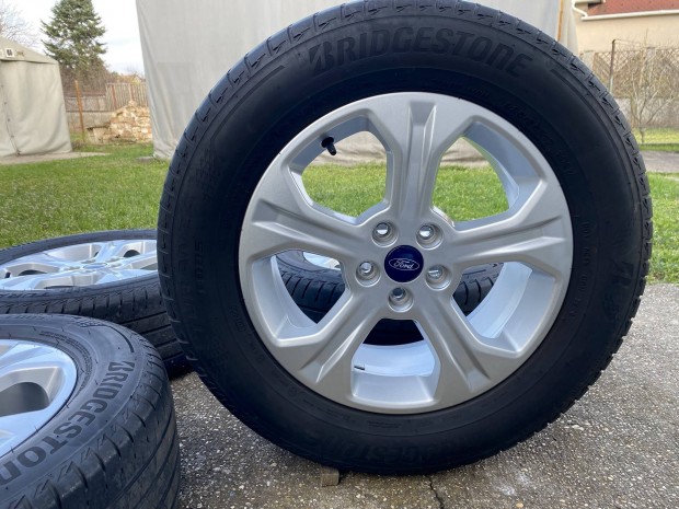 Hibátlan Ford Kuga 17"-os gyári alufelni