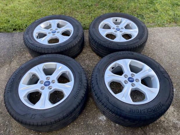 Hibtlan Ford Kuga gyri 17" alufelni szett 225/65R17