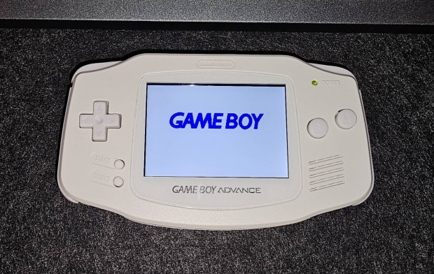 Hibtlan Gameboy Advance IPS kijelzvel, teljesen fehr 