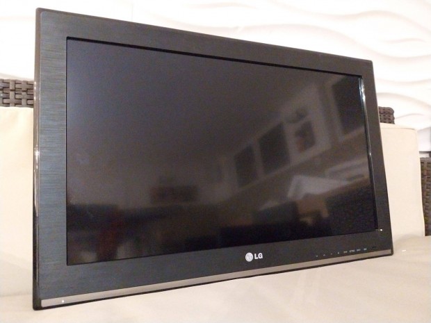 Hibtlan LG LED TV 66cm (20db)