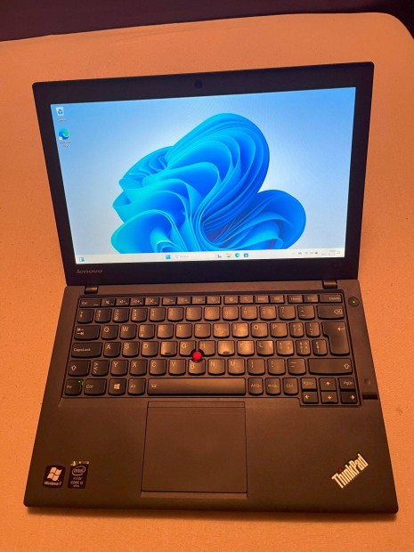 Hibtlan Lenovo x240 laptop i5/8GB/SSD