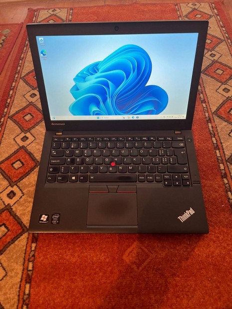 Hibtlan Lenovo x250 laptop i5/8GB/SSD