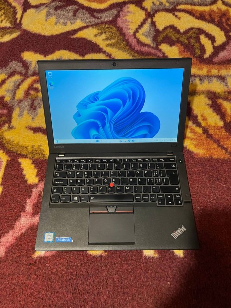 Hibtlan Lenovo x260 laptop i5/8GB/SSD